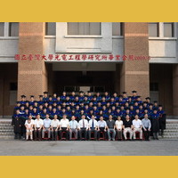 國立臺灣大學光電工程學研究所畢業合照 2009.6
